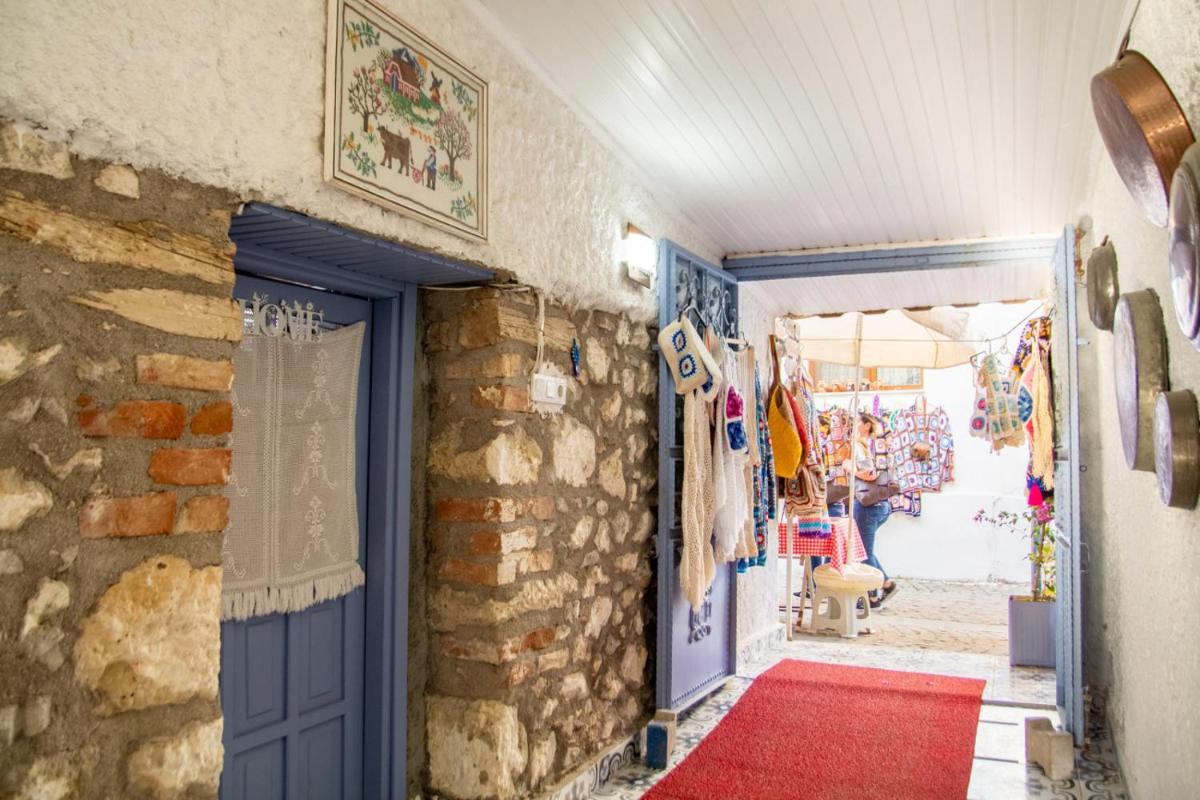 Historic House near Sigacik Marina in Seferihisar - Housity