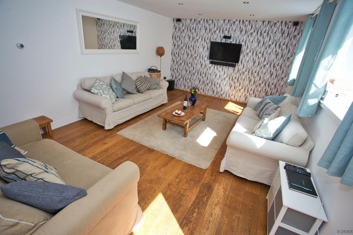 CROYDE WISTERIA COTTAGE 4 Bedrooms - Housity