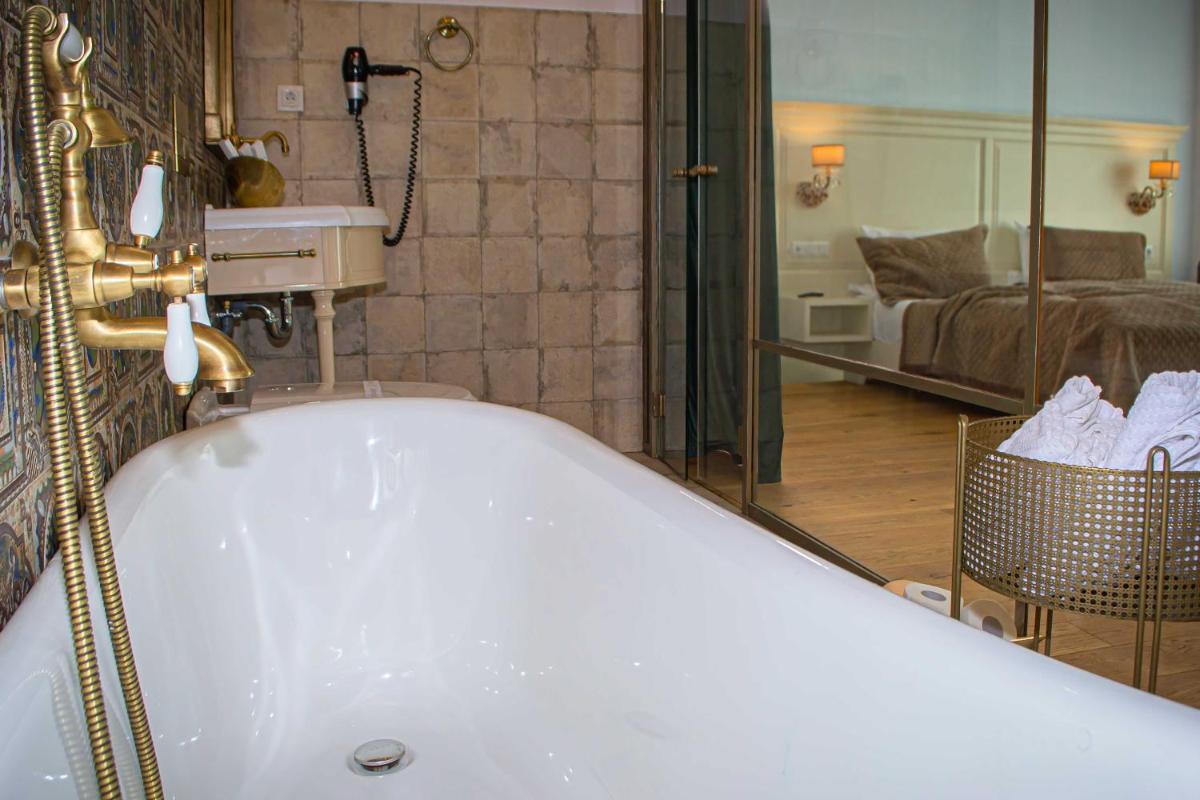 Palatul Brukenthal Avrig - Housity