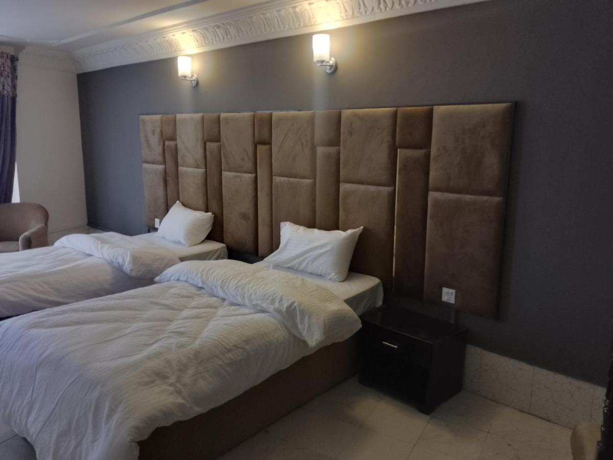 Grand Heights Hotel - Housity
