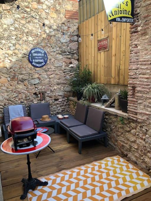 Chez Voltaire Maison typique et son patio au cœur de Thuir - Housity