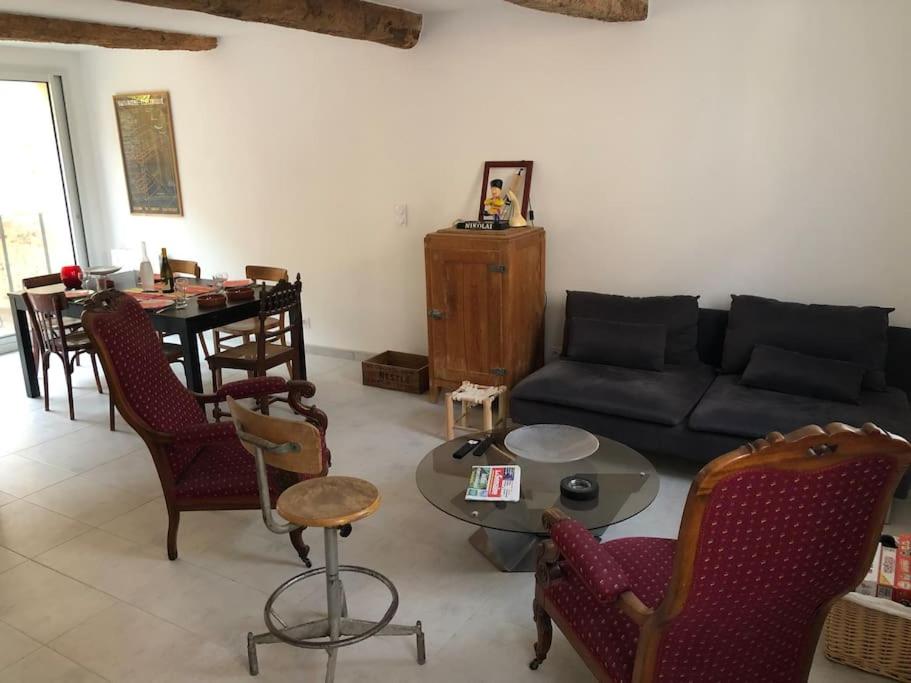 Chez Voltaire Maison typique et son patio au cœur de Thuir - Housity