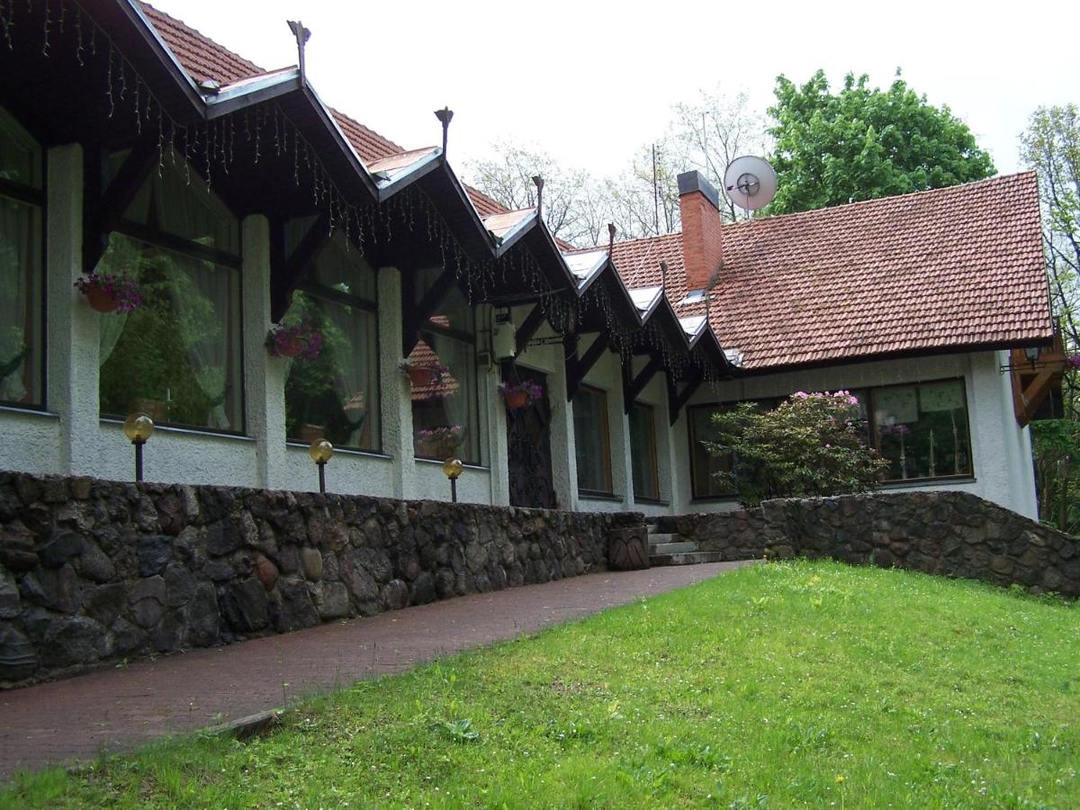 Senieji Bačkonys - Housity