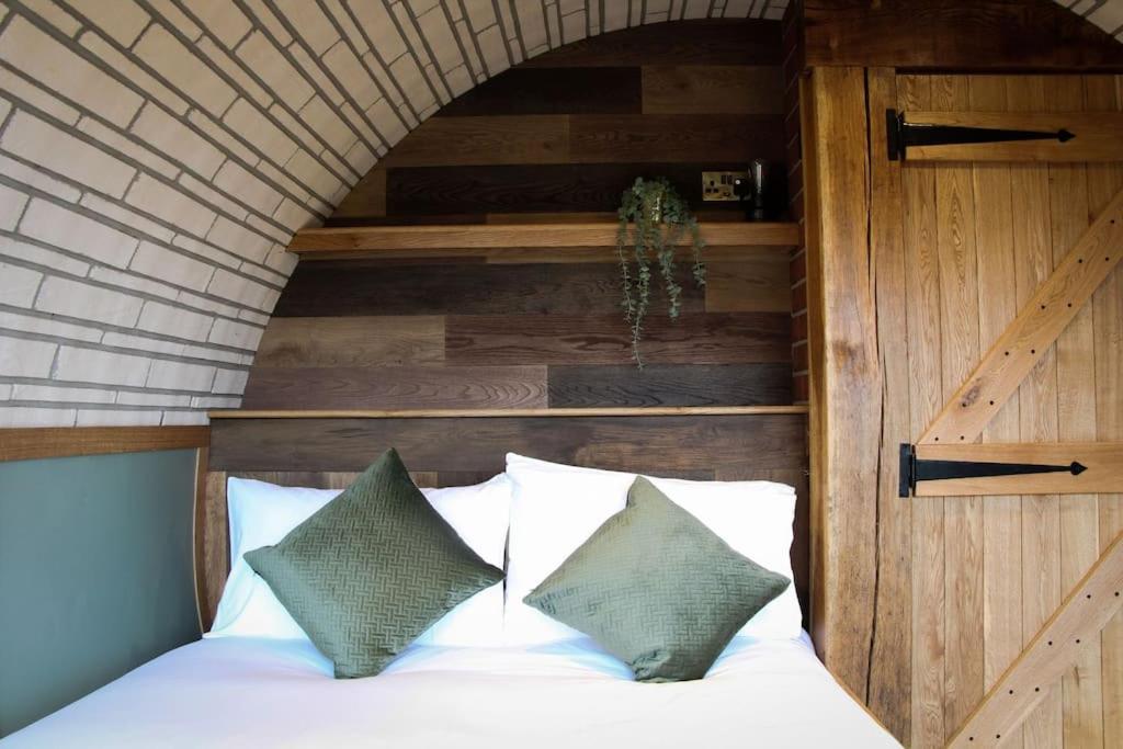 Hedgehogs View - Housity