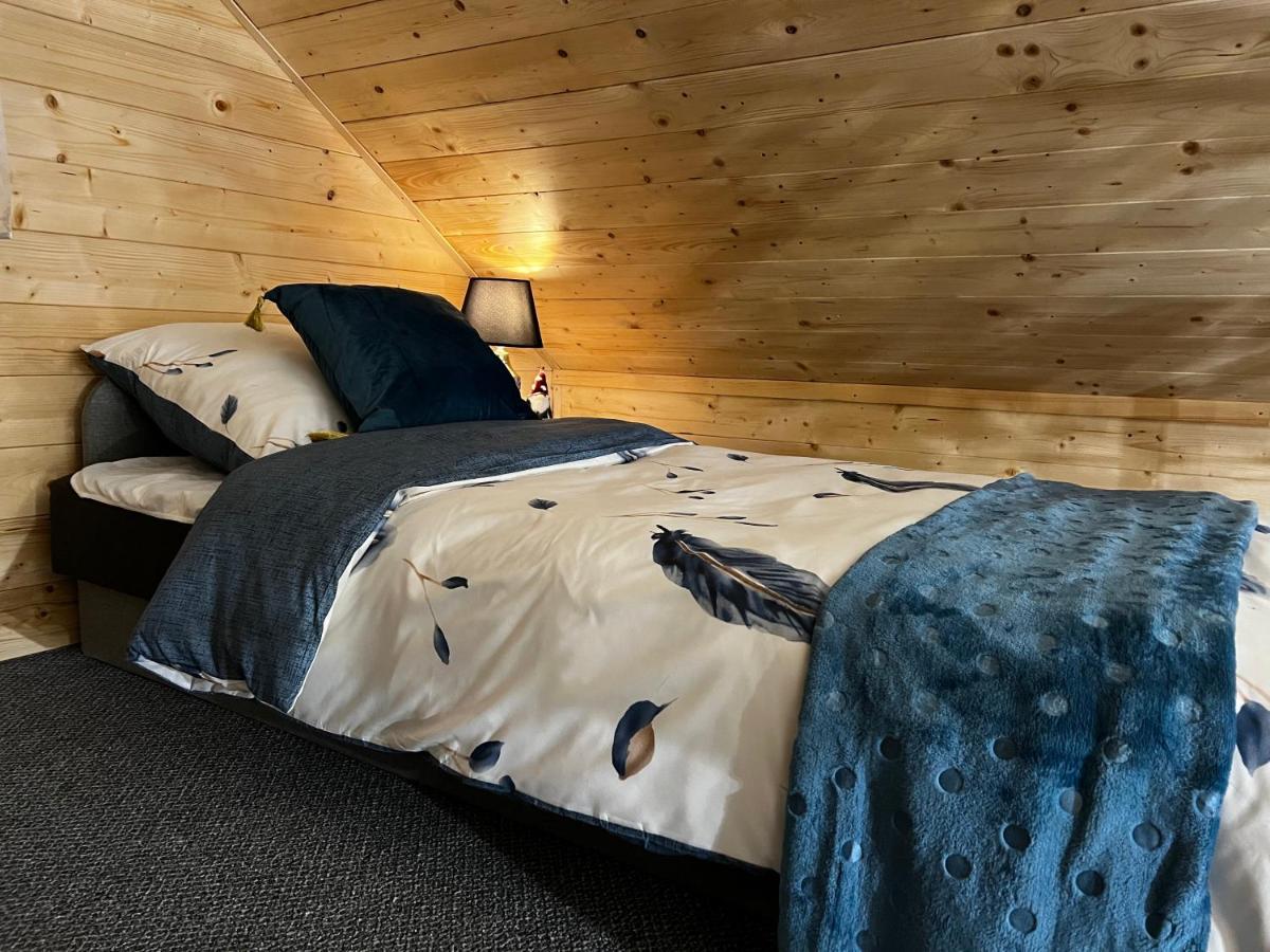 Misiowa Polanka - domek z możliwością dodatkowego wynajęcia balii - Housity