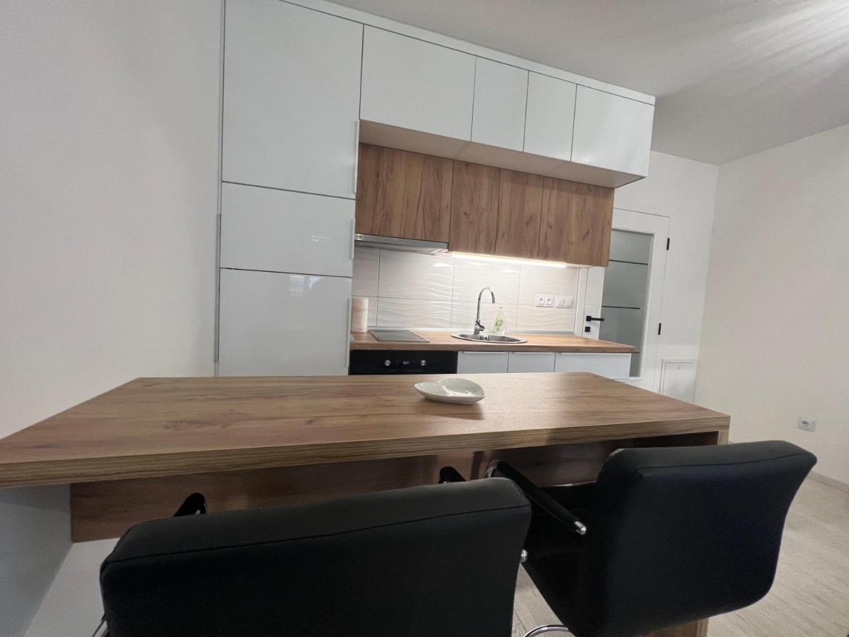 7th Sky - Housity