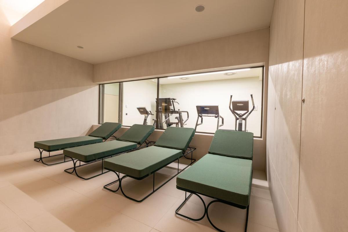 O centro de fitness e/ou as comodidades de fitness de LUSTER Hotel