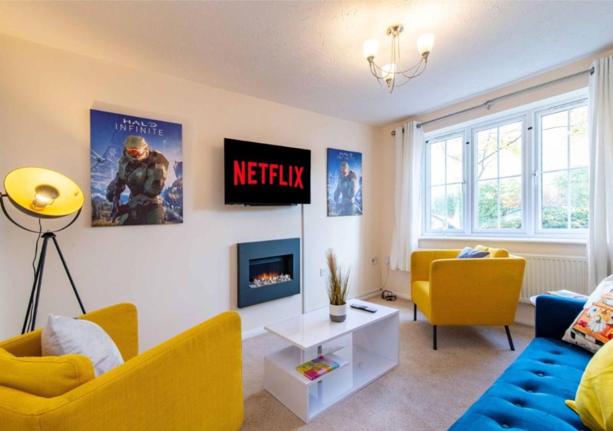 Derby Pet Friendly 3 Bedroom Apartment w/Garden By Sublime Stays - Housity