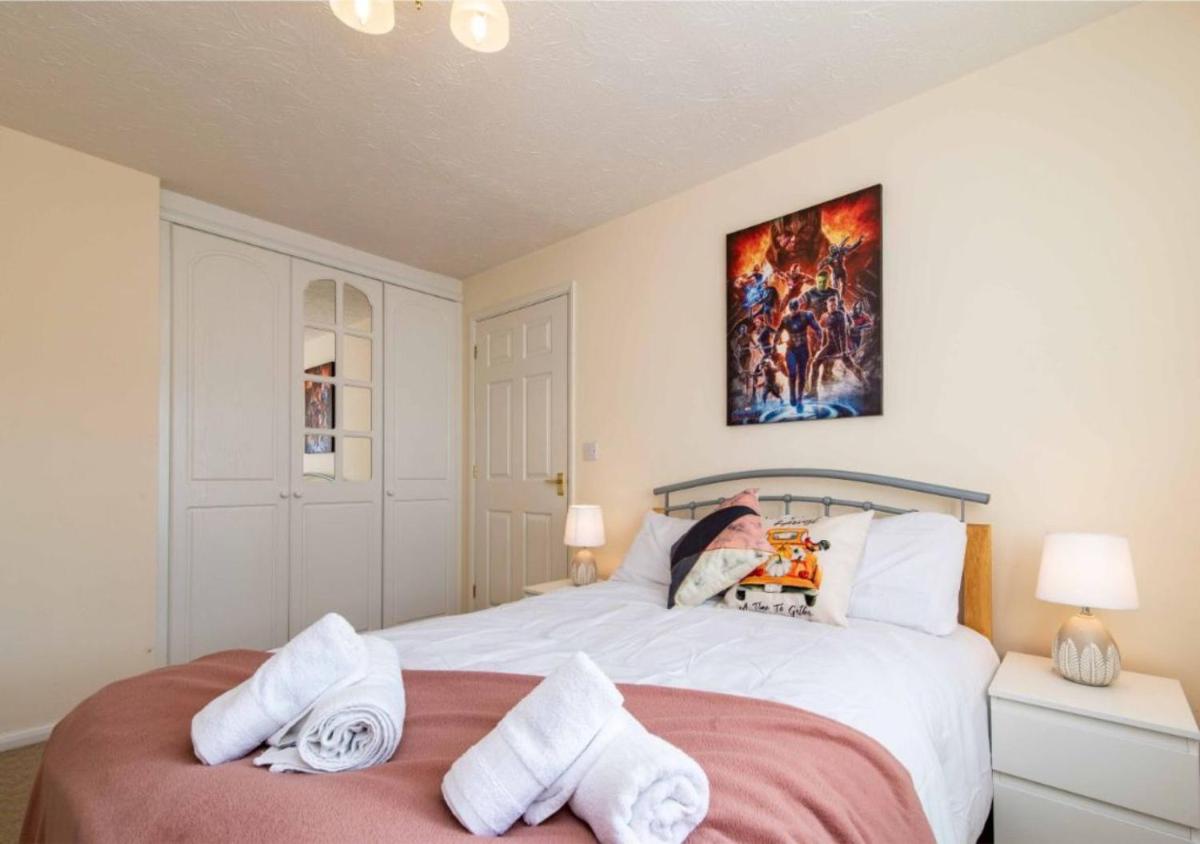 Derby Pet Friendly 3 Bedroom Apartment w/Garden By Sublime Stays - Housity