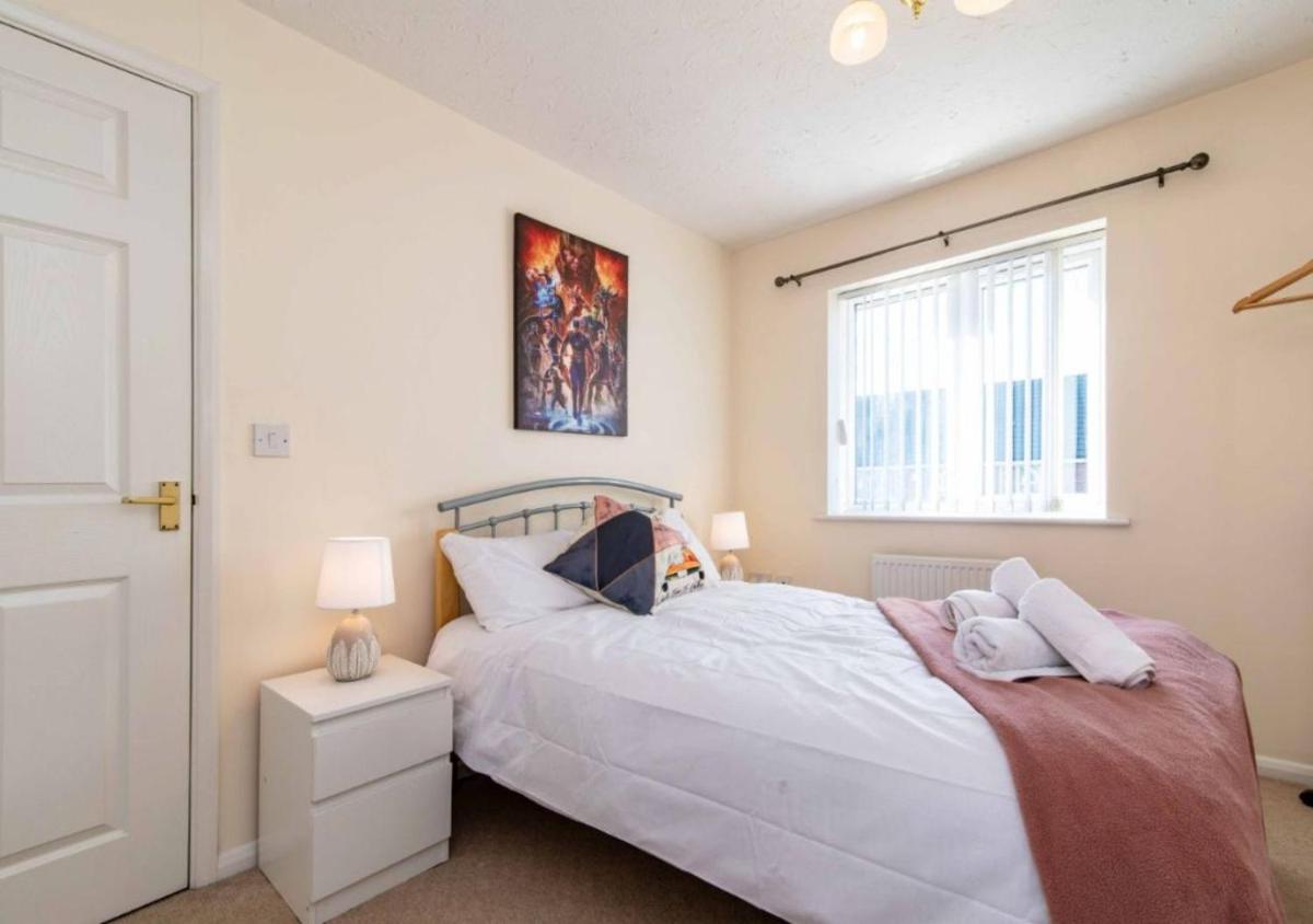 Derby Pet Friendly 3 Bedroom Apartment w/Garden By Sublime Stays - Housity
