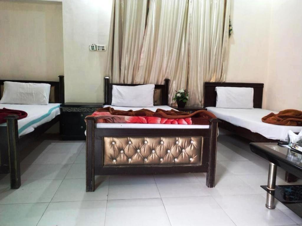 Hotel Paradise Plus - Housity