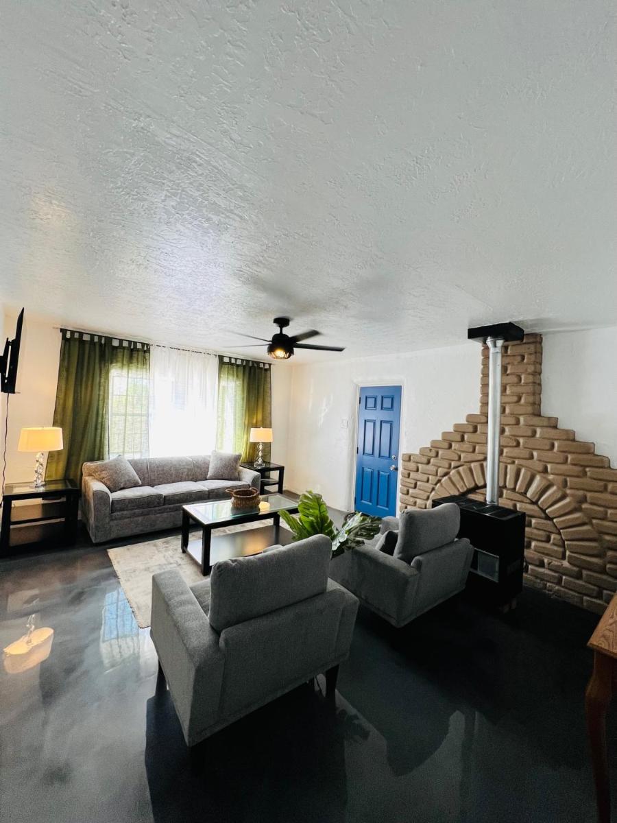 Los Casita Azul- Cozy Blue House - Housity