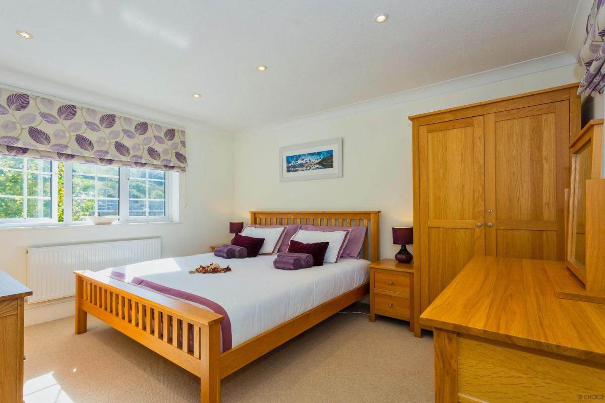 CROYDE MEADOWBANK 4 Bedrooms - Housity