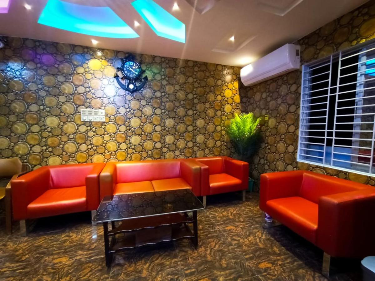 Sea Front Resort - Housity
