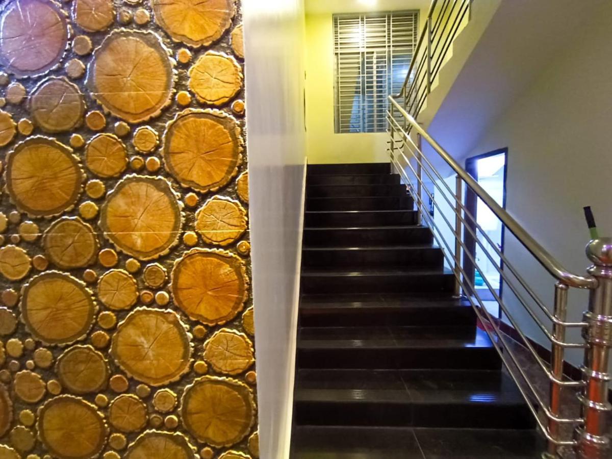 Sea Front Resort - Housity