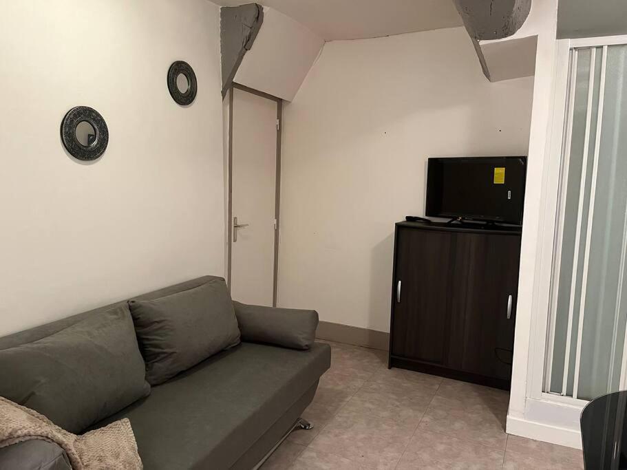 Chablis : petit studio en plein centre ville - Housity