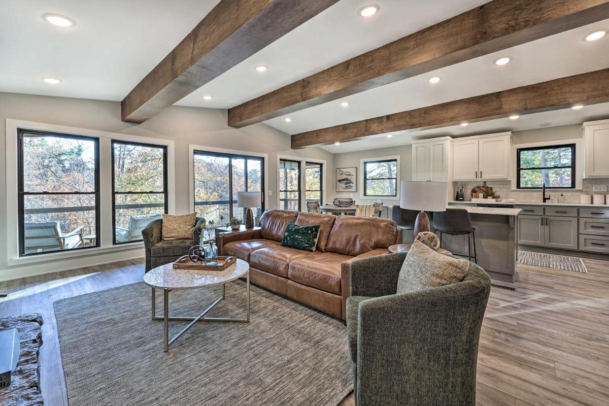 Renovated Bella Vista Retreat Less Than 2 Mi to Golf! - Housity