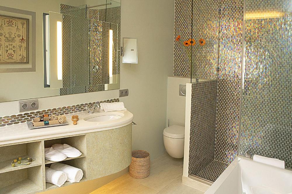 Un baño de Hotel Sa Calma