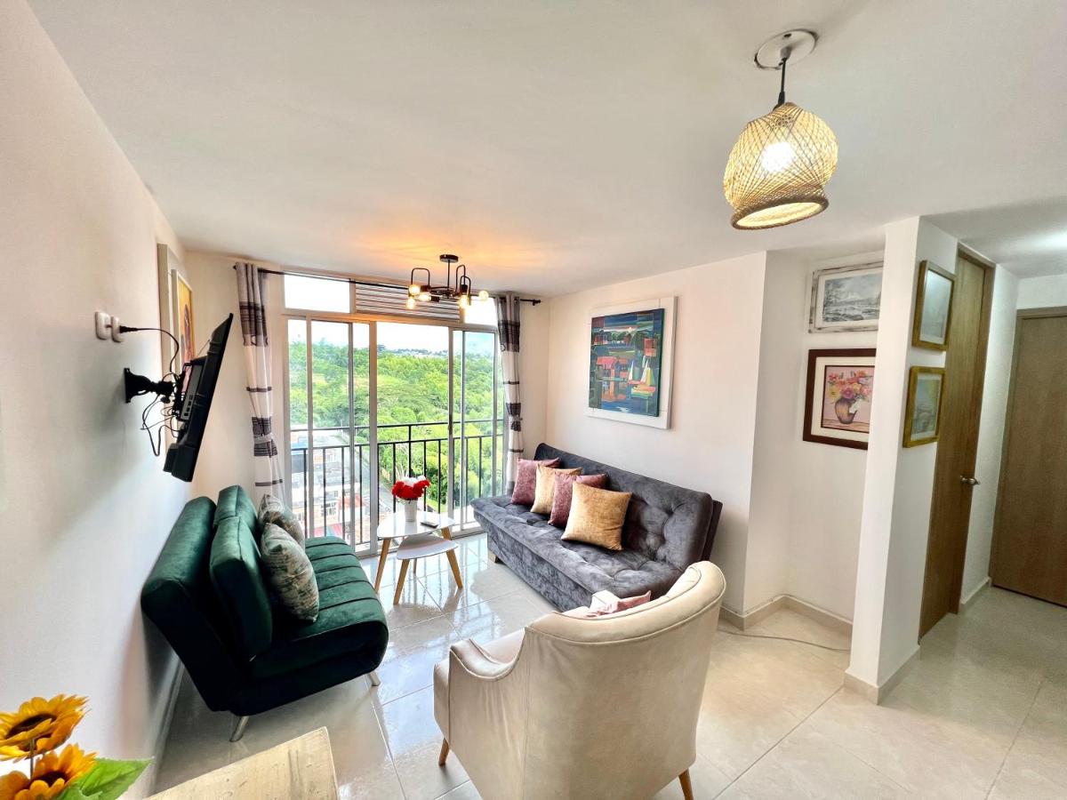 HERMOSO APTO CON VISTA a LAS MONTAÑAS DEL QUINDÍO CERCA de TODO - Housity
