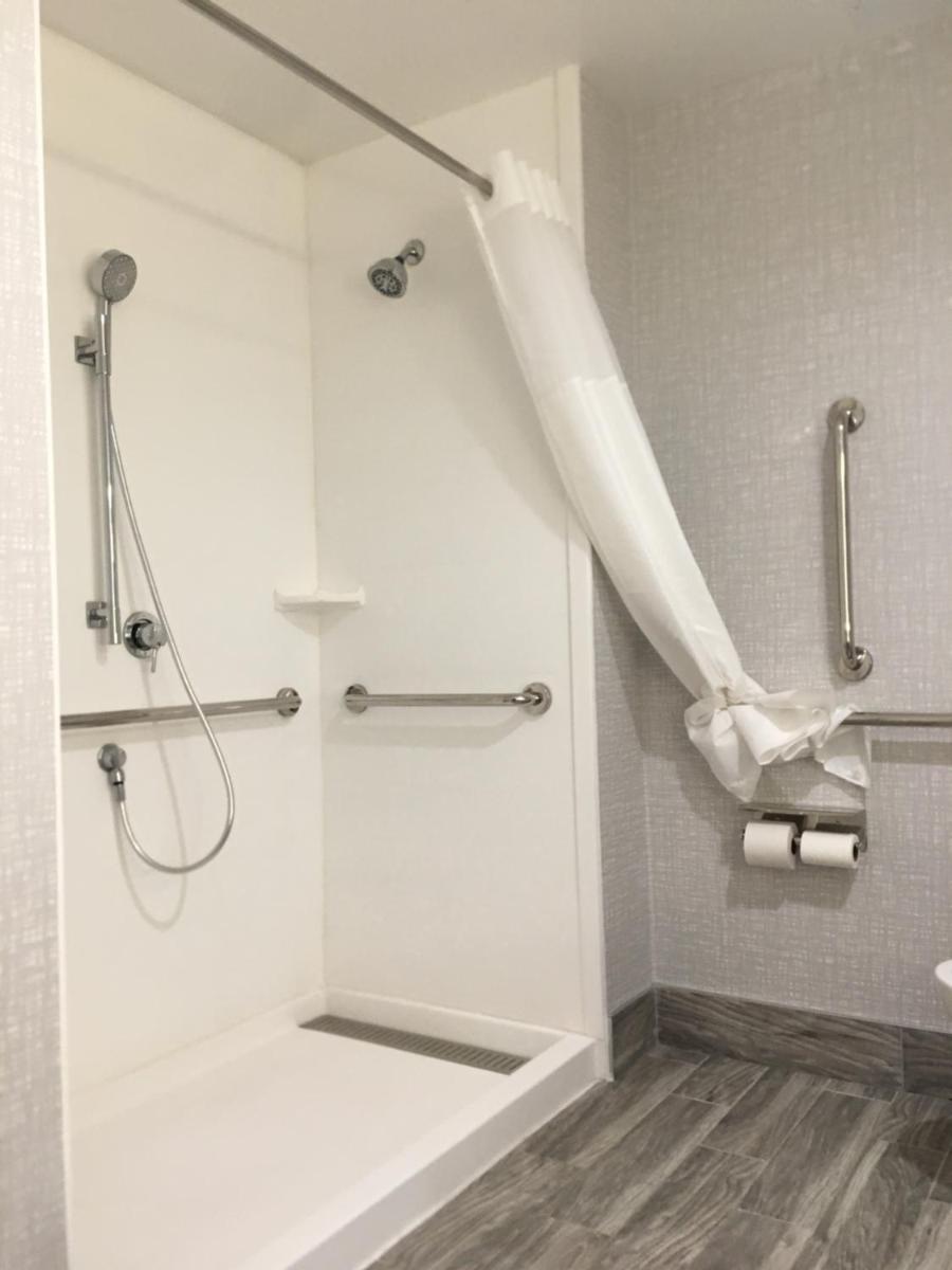 Hampton Inn Old Bridge NJ - Housity