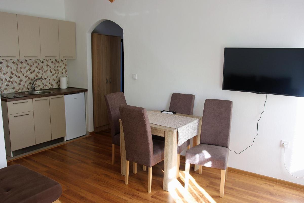 Apartmani 15 - Housity