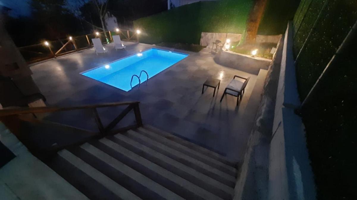 Mesmerizing House with Heated Pool in Sapanca - Housity