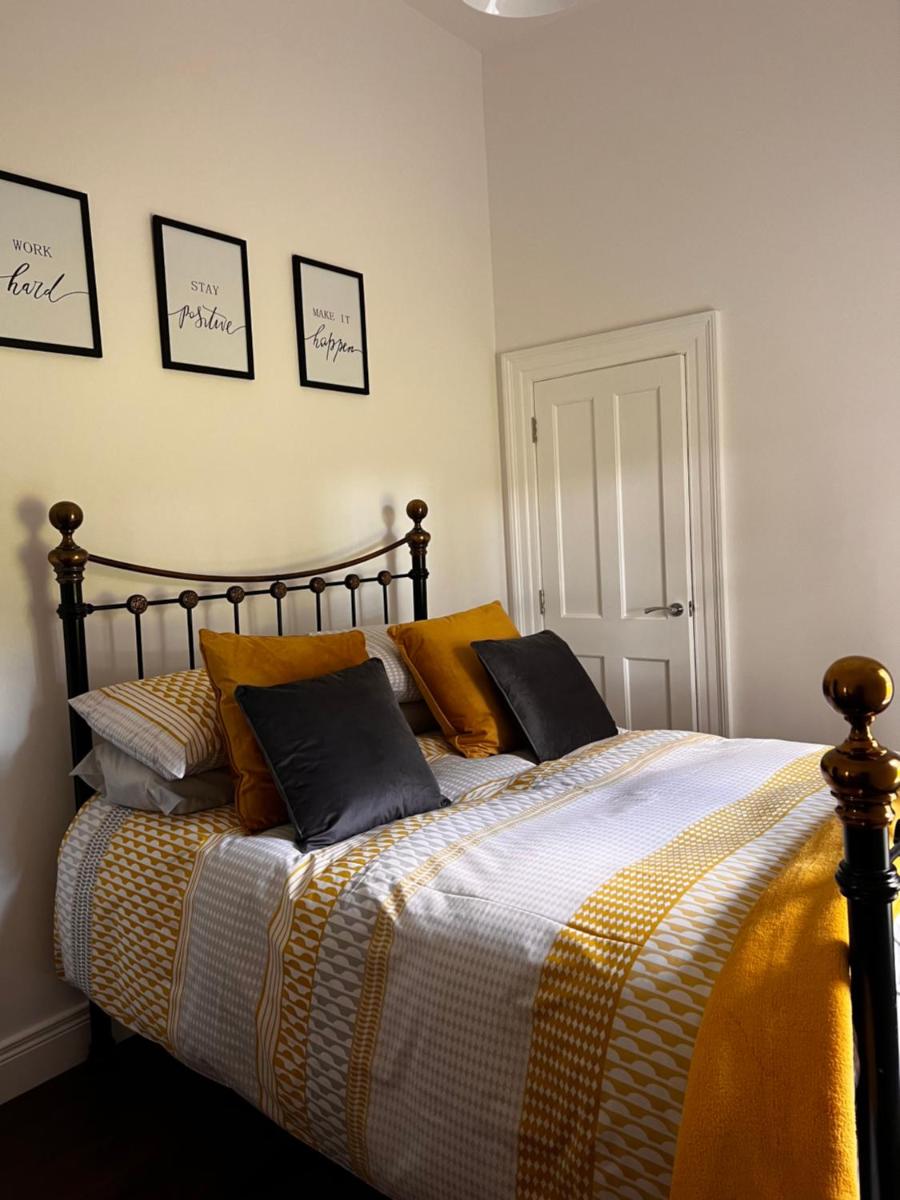 Rectory Cottage. Close to Enniskillen and lakes. - Housity