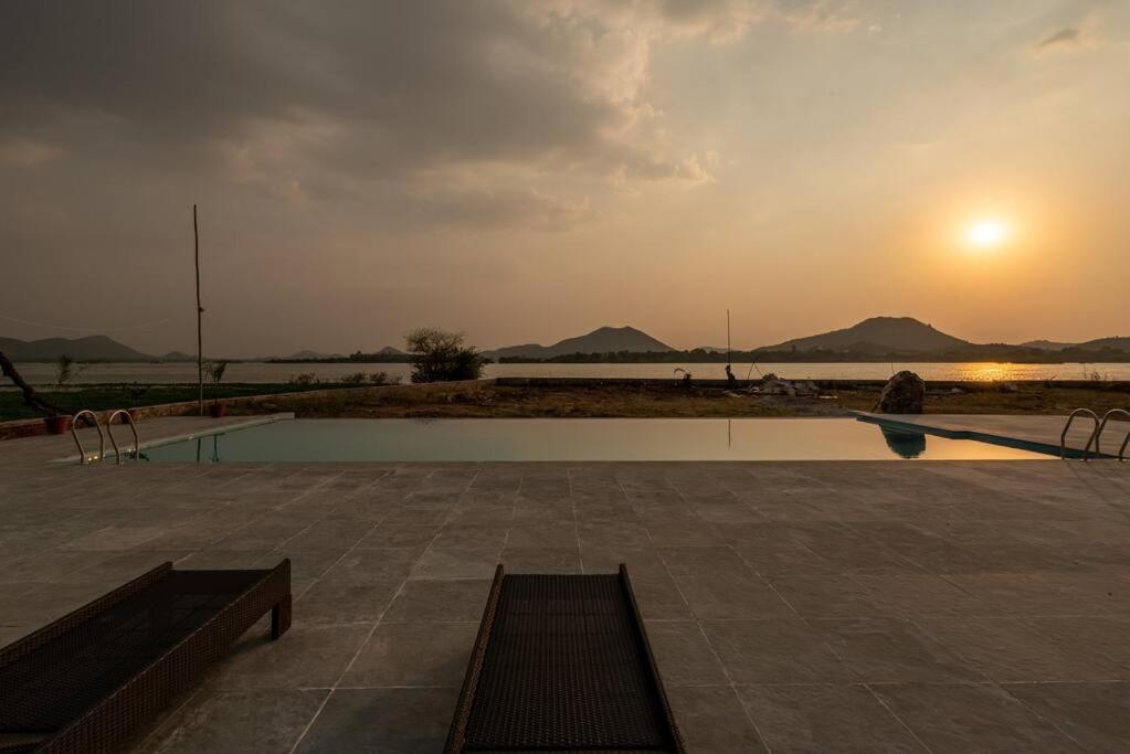 1br Cottage with Pool - Eagle's Nest by Roamhome - Housity