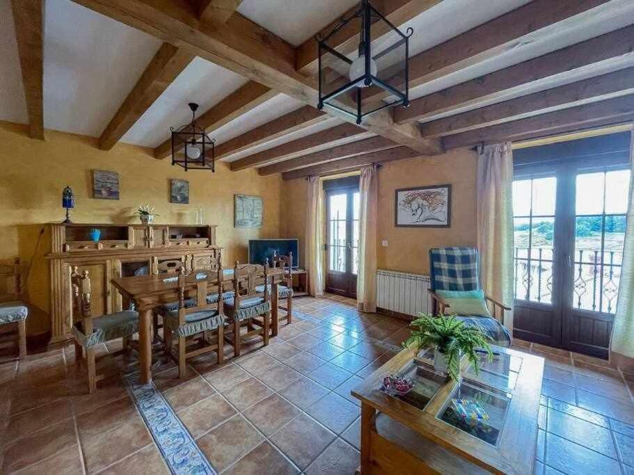 La Nava de Gredos acogedor piso con vistas - Housity
