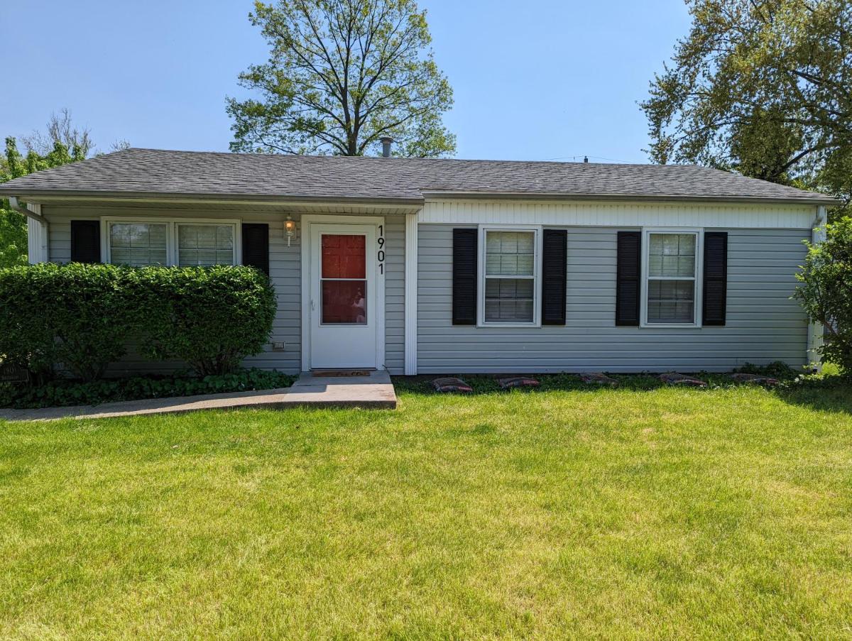 Comfy Champaign 3 Bedroom House - Housity