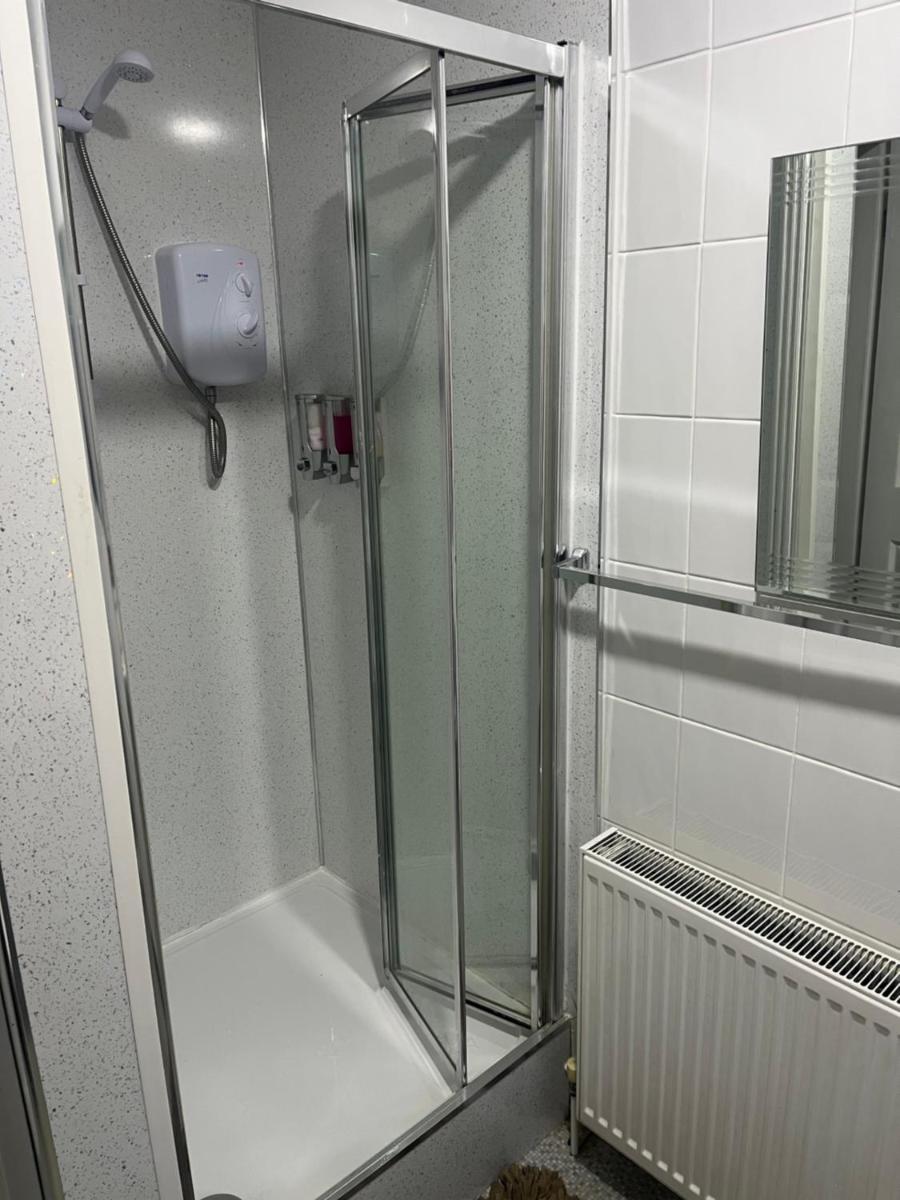 Charlies - Housity