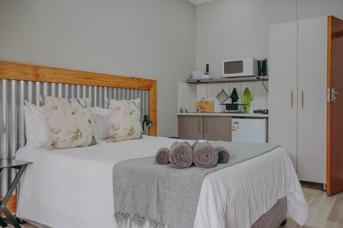 Cosy Cottages Guesthouse - Housity