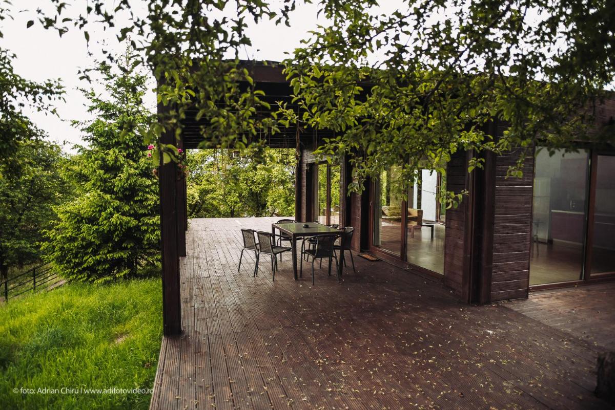 Ethereal Chalet - Housity