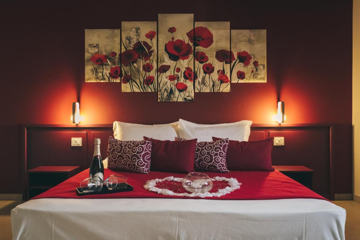 Rosy's Rooms - Housity