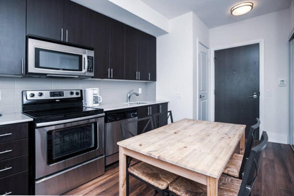 Reve - Elegant Penthouse Suite - Housity