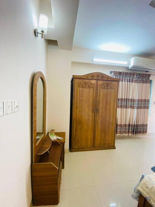 Lovely Master Bedroom Serviced Apartment. - Housity