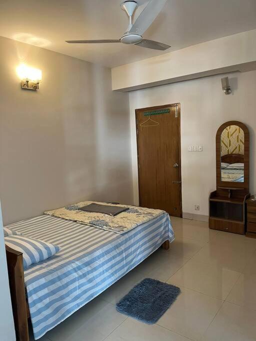 Lovely Master Bedroom Serviced Apartment. - Housity