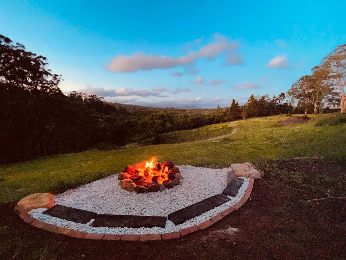 Mesa Bus - Deluxe Byron Hinterland Eco Stay - Housity