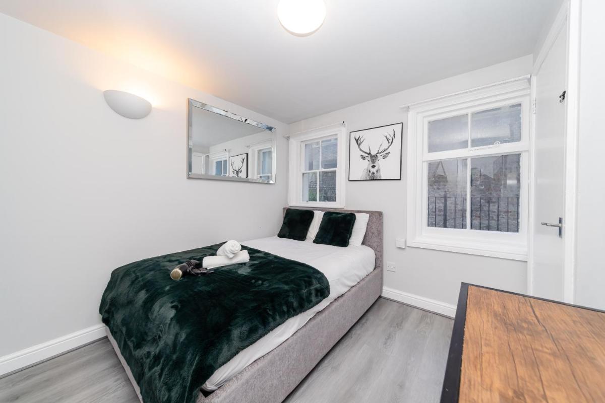 FLASH SALE Brighton City Centre Seafront Studio BN164MID08 - Housity