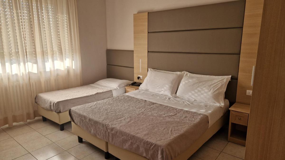 Hotel Trasimeno Bittarelli - Housity