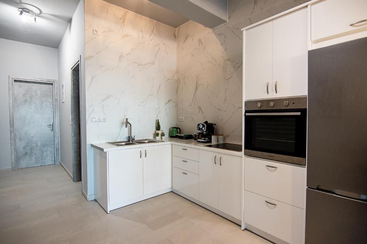 Georgianna's suite with private pool , 'blank suite' - Housity