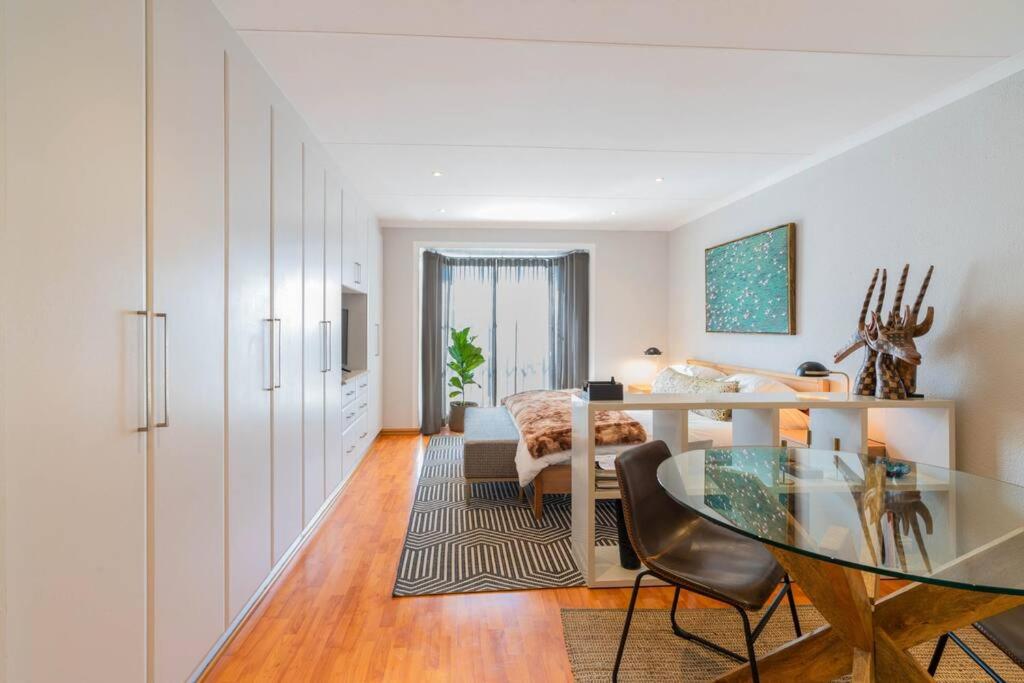 Modern apartment in culturally vibrant Melville 22 - Housity