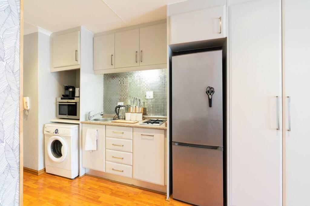 Modern apartment in culturally vibrant Melville 22 - Housity