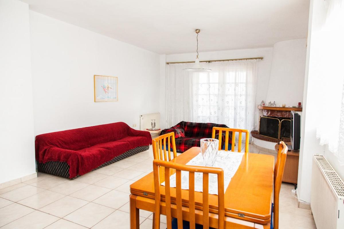 Sunny Apartment near Metro Station - Housity