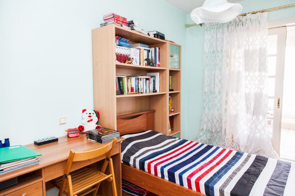 Sunny Apartment near Metro Station - Housity