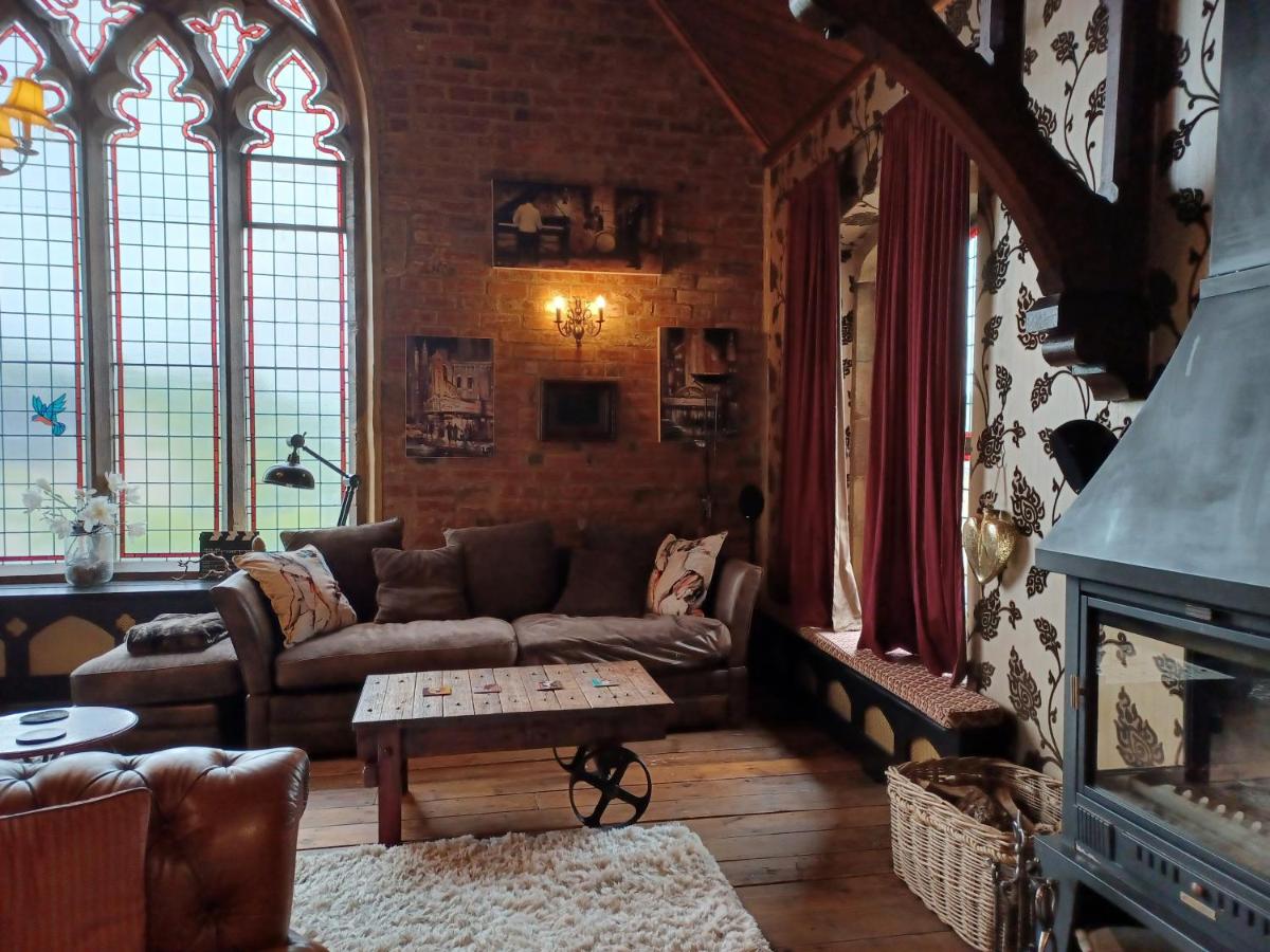 Chapel of Rock Shaw Mills - Housity