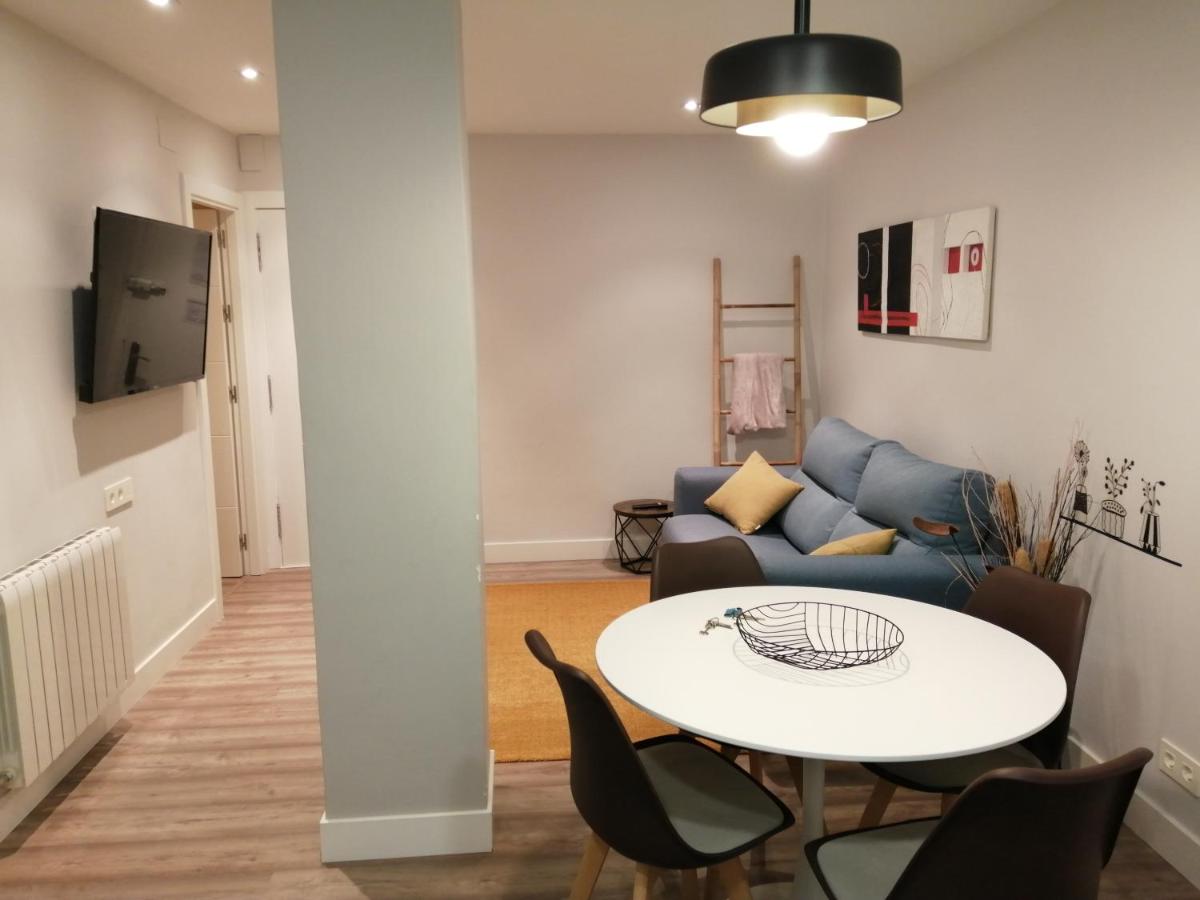 Lugar especial, gran patio, junto al ayuntamiento - Housity