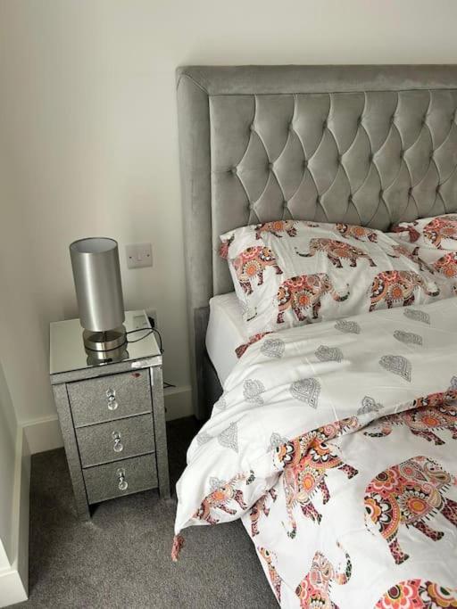 Suitetrails - Lovely one bedroom apartment in Bicester Village.
