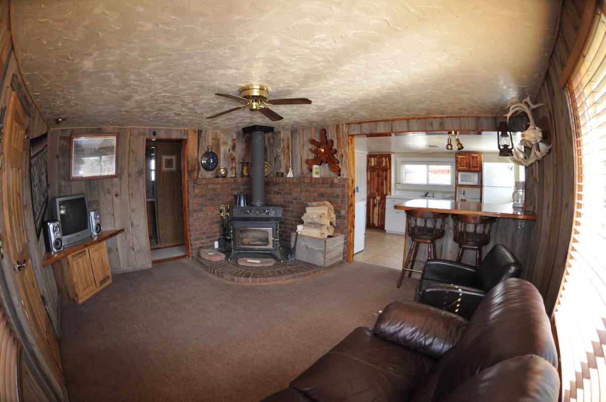 Wild West Retreat - Housity