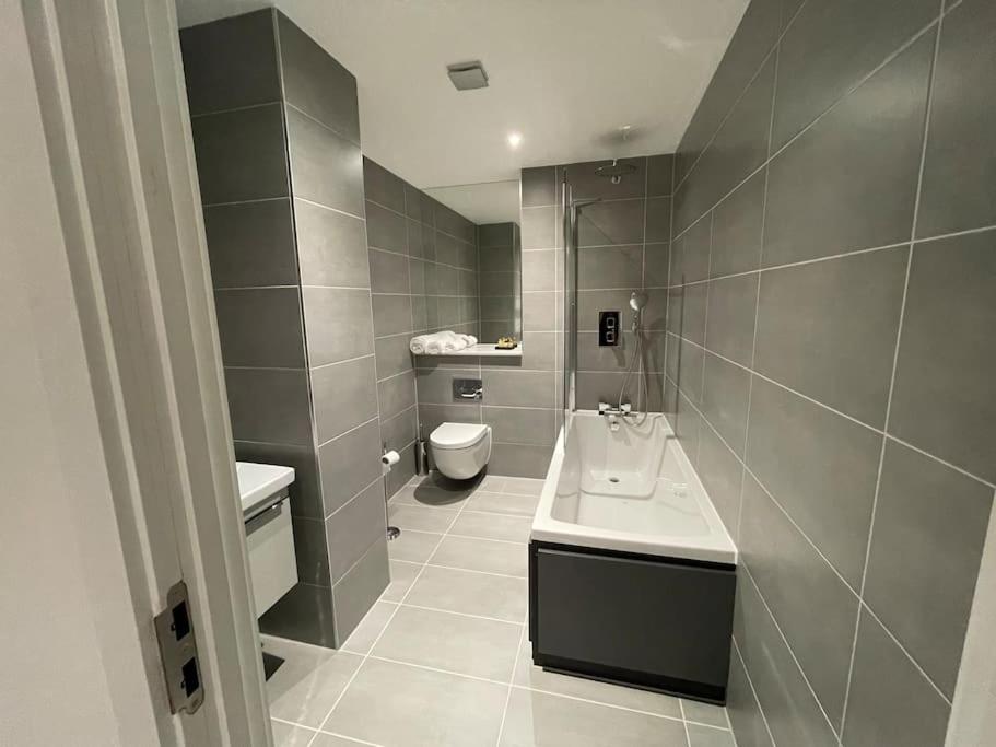 Private Modern Apartment - Housity